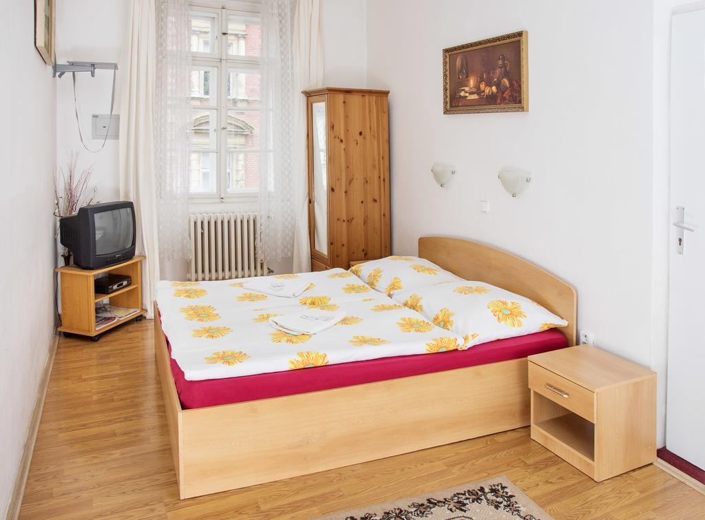 Charles Bridge Bed And Breakfast Prag Dış mekan fotoğraf